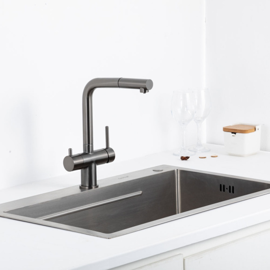 Смеситель для кухни Gappo G4397-79 с выдвижным изливом, оружейная сталь