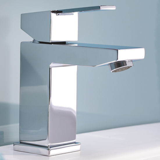 Смеситель для раковины Grohe Sail Cube 23435000