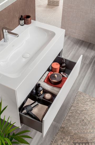 Мебель для ванной Villeroy & Boch Finion 80 white matt lacquer, с настенным освещением