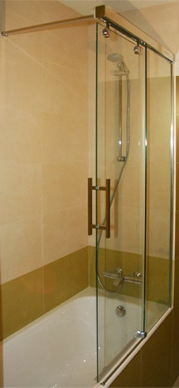 Шторка на ванну GuteWetter Slide Pearl GV-862 правая, 90 см, стекло бесцветное, профиль хром
