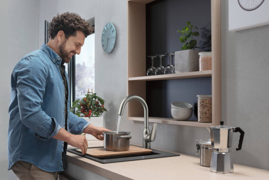 Смеситель для кухни Hansgrohe Focus M42 71802800 сталь