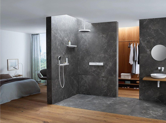 Шланговое подключение Hansgrohe Rainfinity Porter 500 26843700 с полкой и держателем