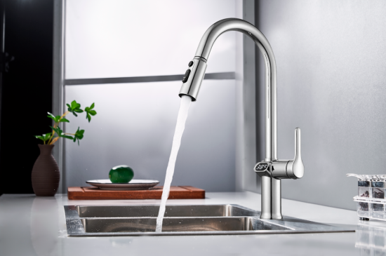 Смеситель для кухни Esko Kitchen K15 LED вытяжной, с дисплеем