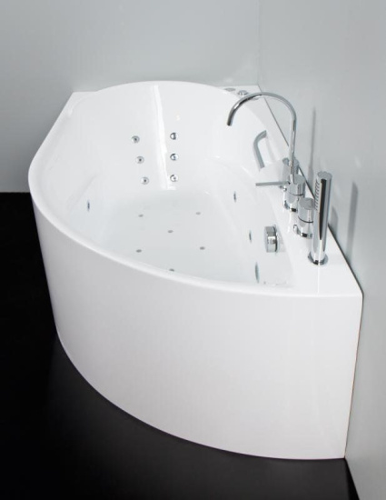 Акриловая ванна BelBagno BB44-1500-L 150 см