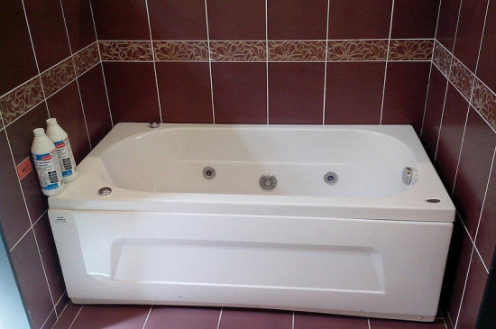 Акриловая ванна Appollo A-1701Q с гидромассажем 170 см