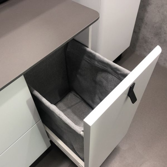 Тумба с раковиной Comforty Сорренто 90H светло-серая, с бельевой корзиной