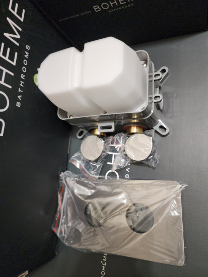 Смеситель для душа Boheme Cell 134-3-GM с термостатом