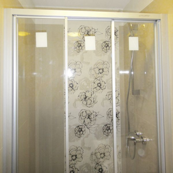 Душевая дверь в нишу GuteWetter Practic Door GK-403 128-132 см стекло бесцветное, профиль матовый хром