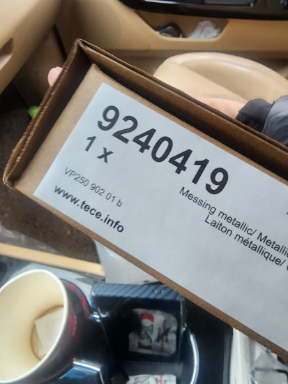 Кнопка смыва TECE Square 9240800 стеклянная, клавиши белые