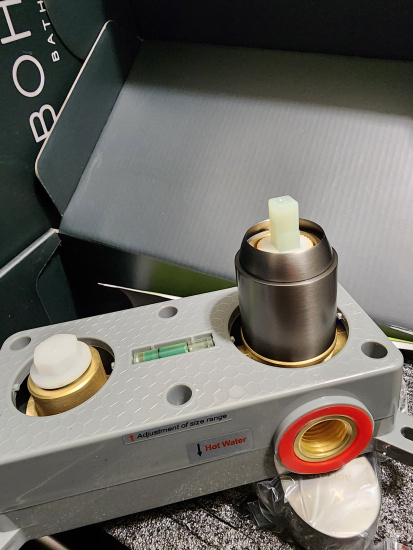 Смеситель для раковины Boheme Uno 465-GM с внутренней частью