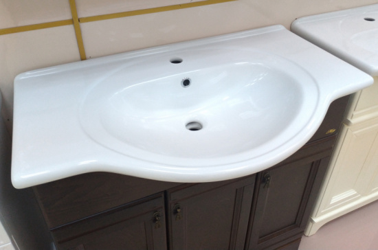 Тумба под раковину Misty Рим 105 орех