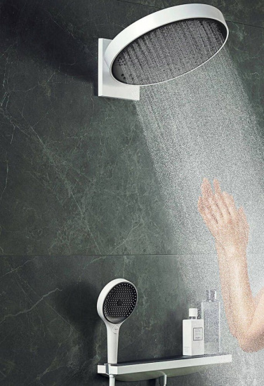 Шланговое подключение Hansgrohe Rainfinity Porter 500 26843700 с полкой и держателем