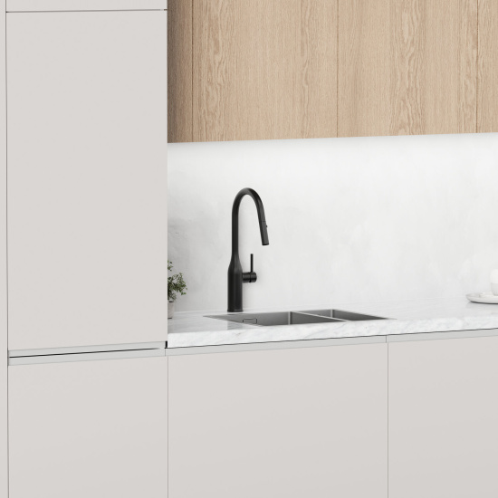 Смеситель для кухни Sancos Grand SC4002MB с выдвижной лейкой, матовый черный