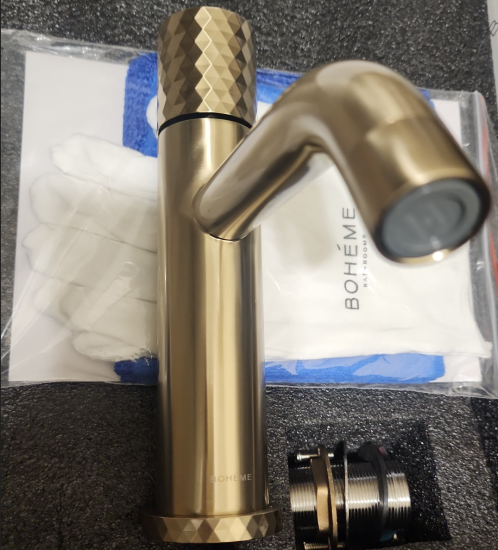 Смеситель для раковины Boheme Stick 122-MG