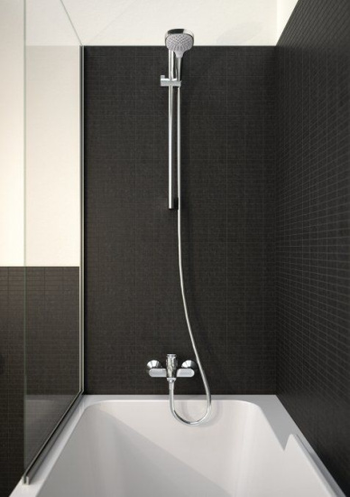 Душевой комплект Hansgrohe Logis 71605000 + душевой гарнитур 26582400 + шланговое подключение