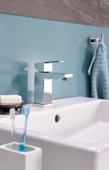 Смеситель для раковины Grohe Sail Cube 23435000