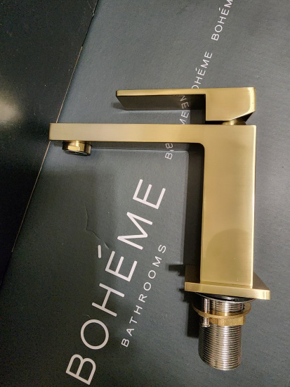 Смеситель для раковины Boheme Qubic 471-MG